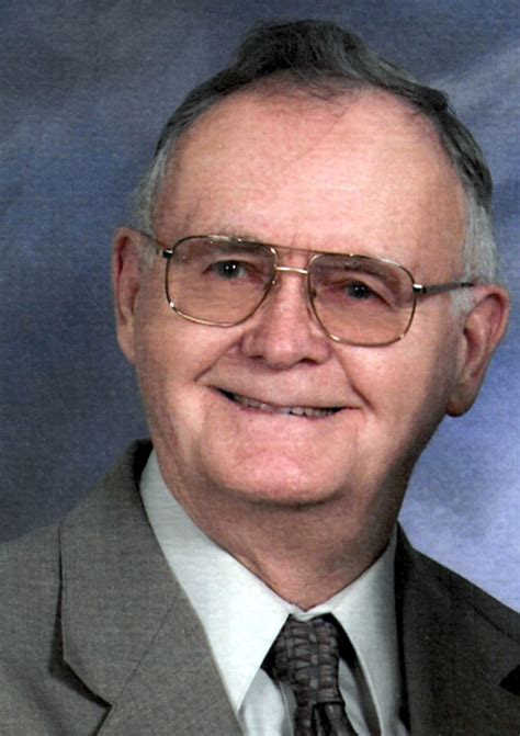 Grand rapids mi obits - Jun 9, 2023 · Robert Bell Obituary. The Honorable Robert Holmes Bell, Sr., age 79, of East Grand Rapids passed away peacefully on Thursday, June 8, 2023. Judge Bell was born in Lansing, MI, the son of Preston C. and Eileen (Holmes) Bell. He graduated from Okemos High School, Wheaton College (Il.), and Wayne State University Law School. 